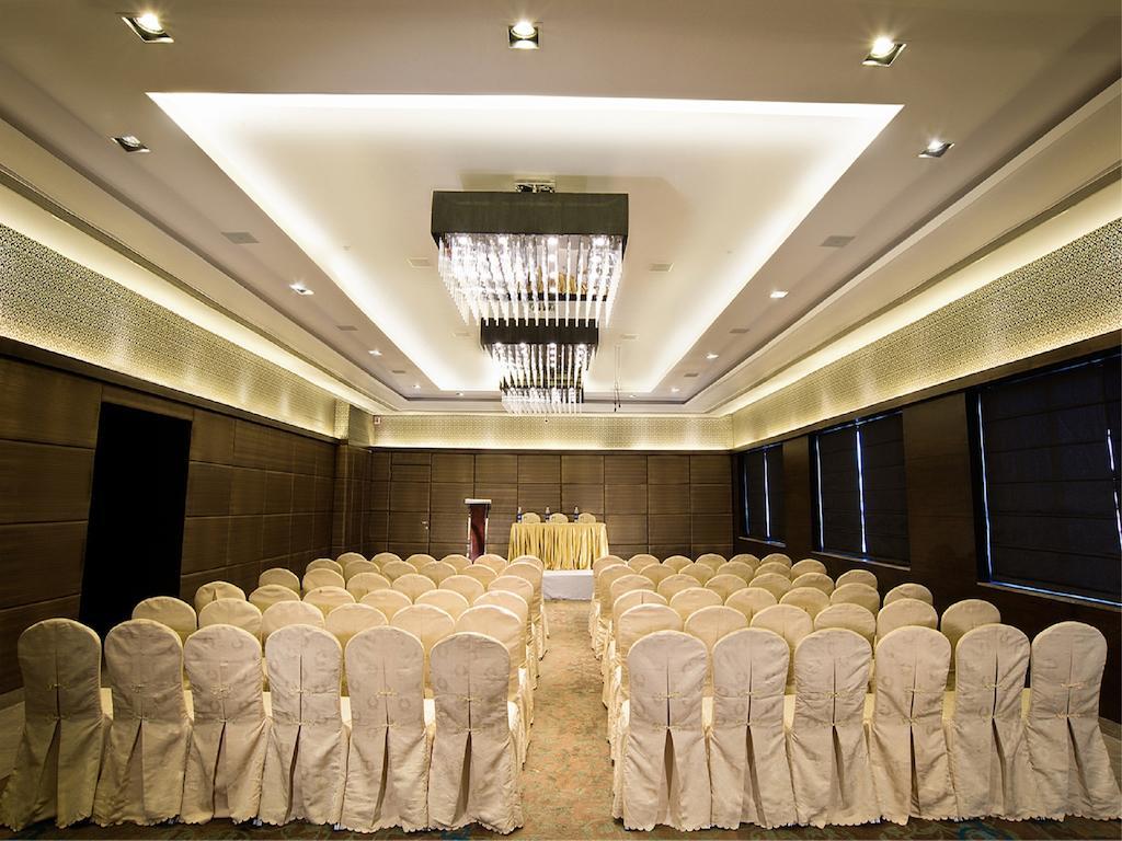 Best Western Jubilee Ridge Hyderabad Exteriör bild