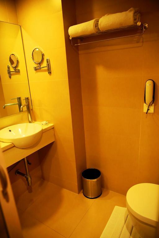 Best Western Jubilee Ridge Hyderabad Exteriör bild