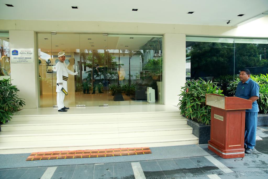 Best Western Jubilee Ridge Hyderabad Exteriör bild