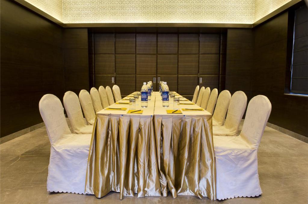Best Western Jubilee Ridge Hyderabad Exteriör bild