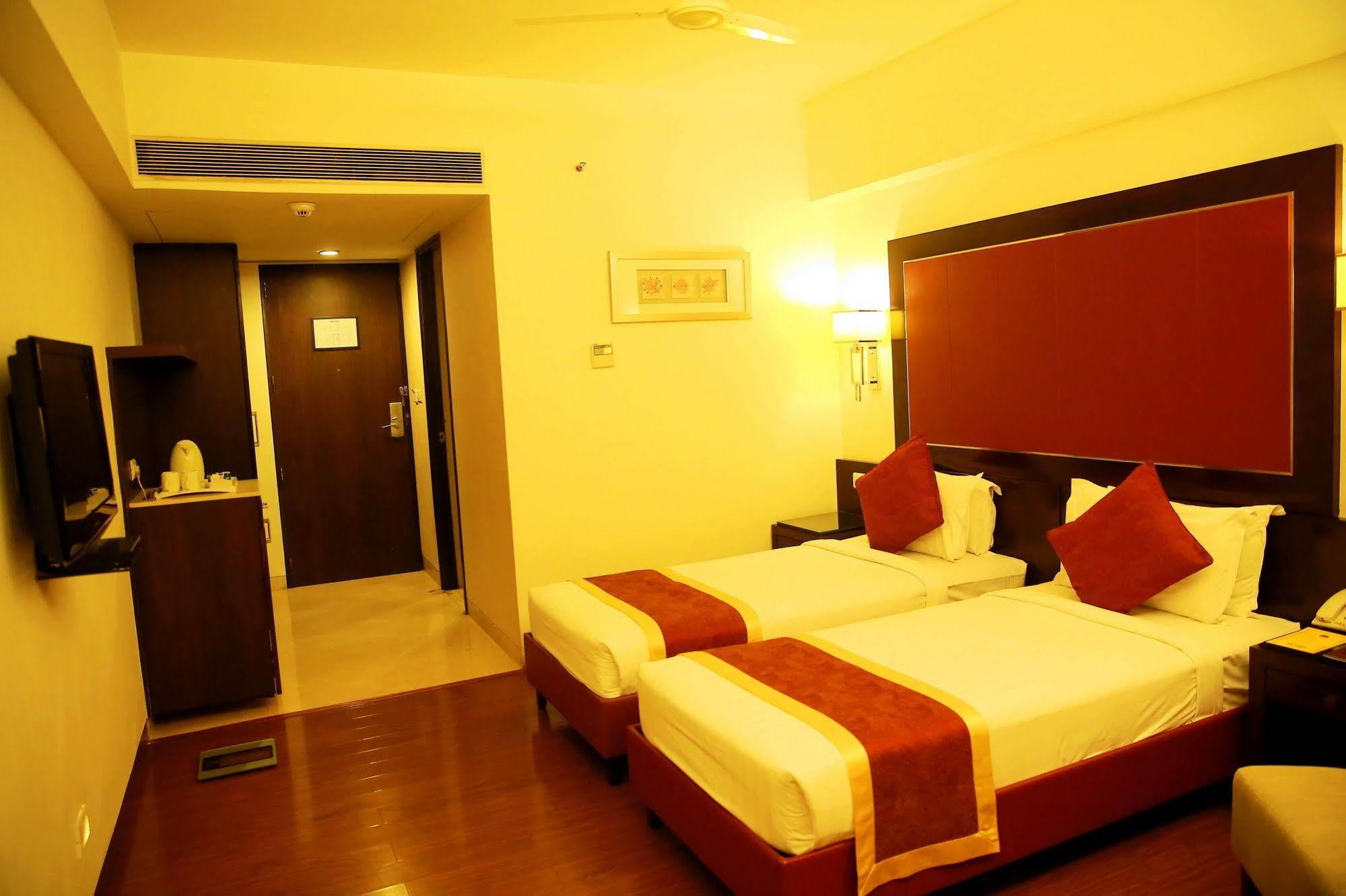 Best Western Jubilee Ridge Hyderabad Exteriör bild