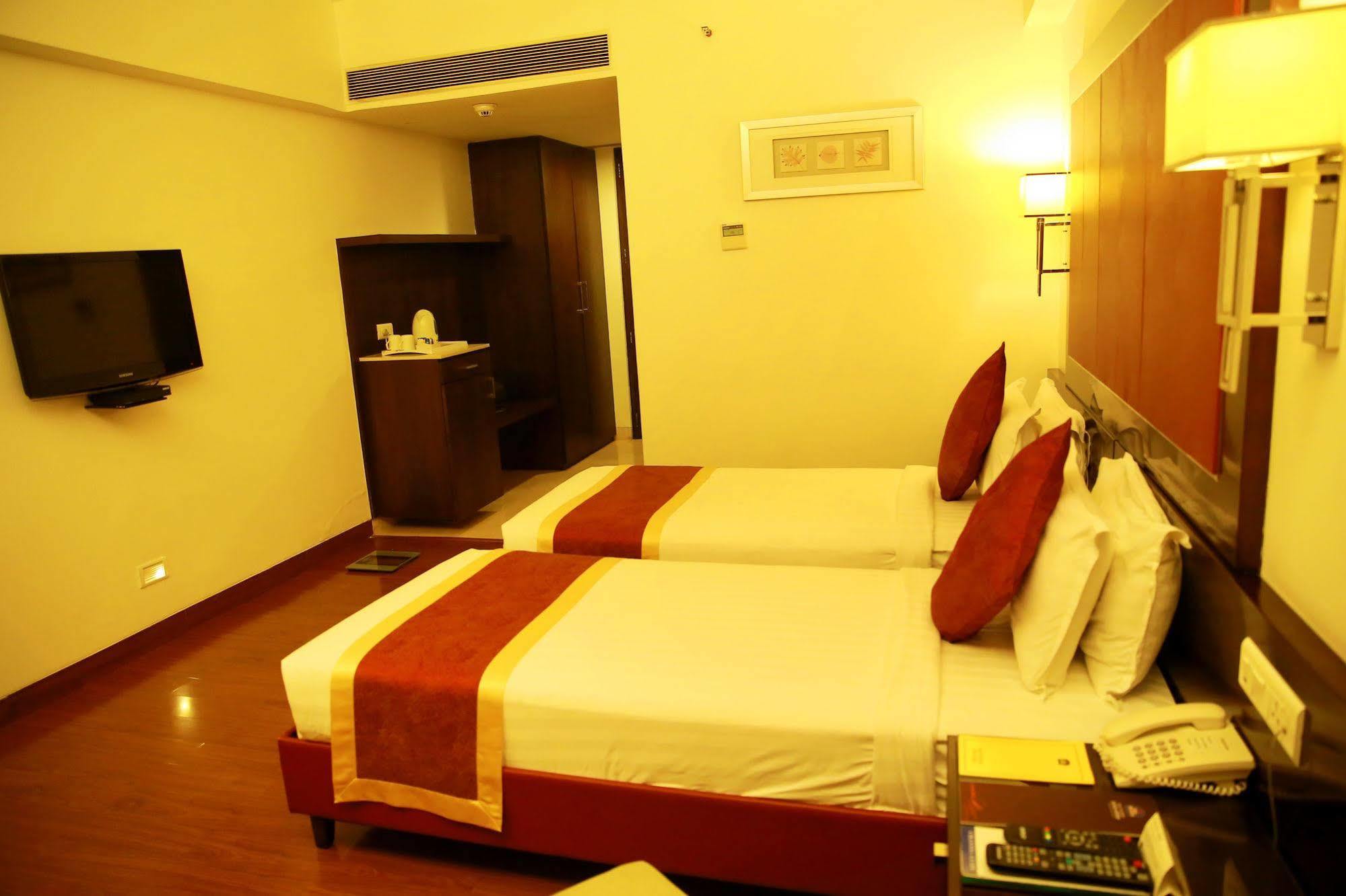 Best Western Jubilee Ridge Hyderabad Exteriör bild