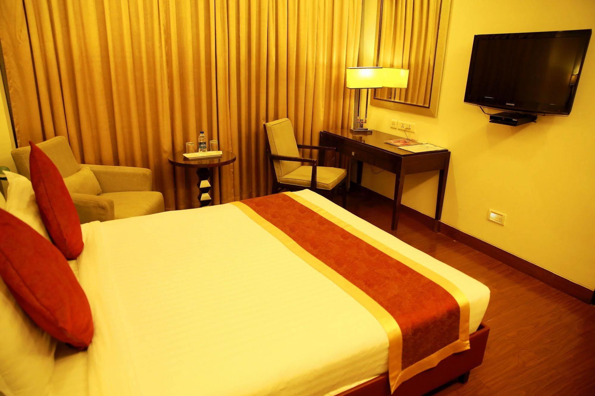 Best Western Jubilee Ridge Hyderabad Exteriör bild