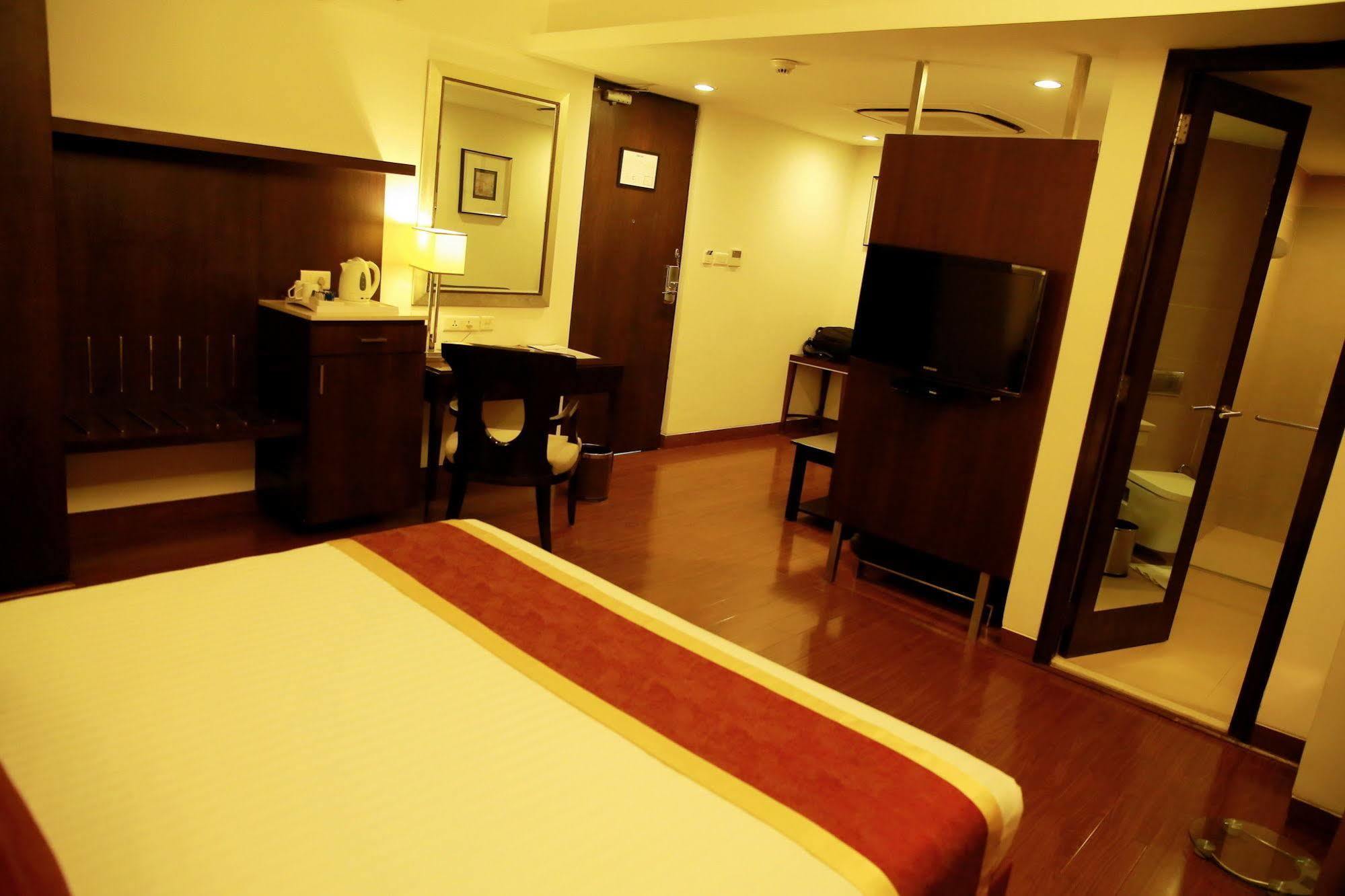 Best Western Jubilee Ridge Hyderabad Exteriör bild