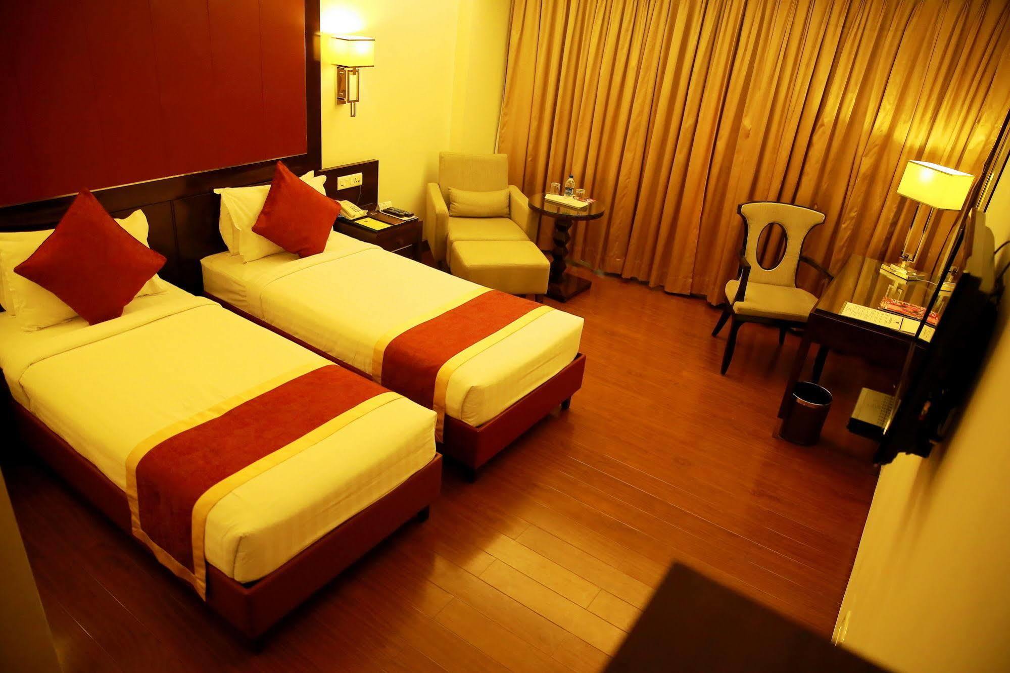 Best Western Jubilee Ridge Hyderabad Exteriör bild